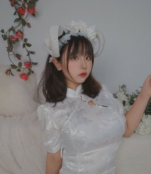 黑丝美女