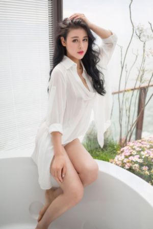 外地女孩疑遭伤害街头崩溃大哭