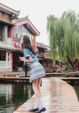 刘德华演唱会摔倒