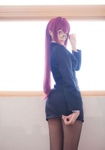 站在墙外等红杏